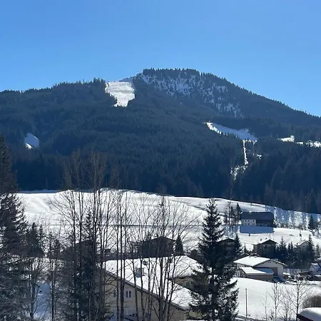 Dachstein Apartman *